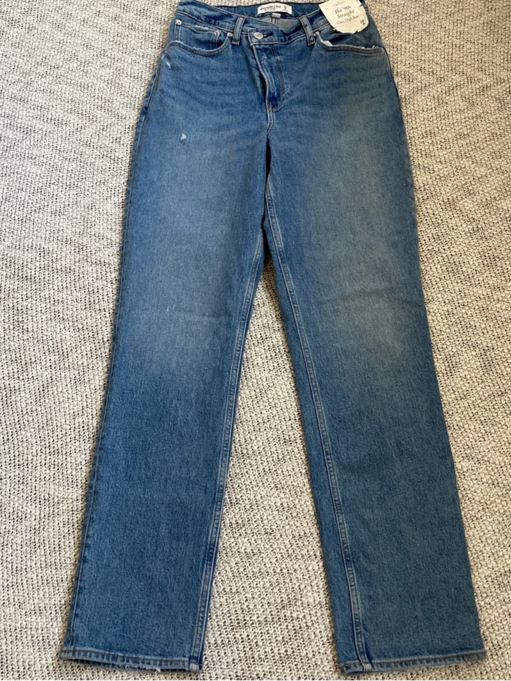 NWT Abercrombie & Fitch 90s Straight Ultra High Rise Crossover Jeans Size 28/6L